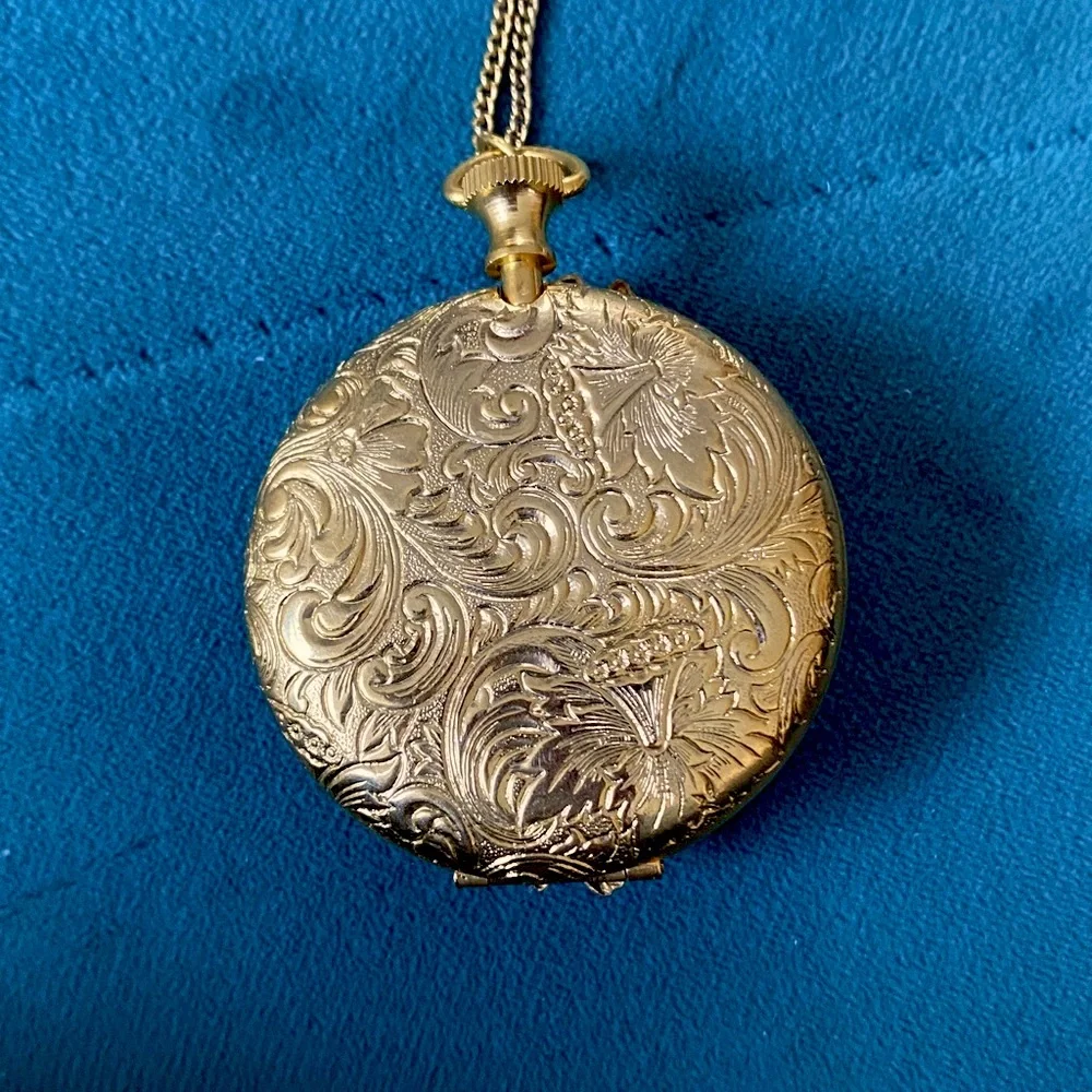 SOLD Vintage Ornate Brass Floral Round Locket Pendant Necklace Relief & Repoussé - Picture 3 of 9